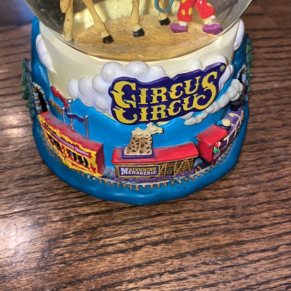 Snow Globe Circus Circus Las Vegas⭐ Clown Giraffe Train Snowglobe 6" - Picture 3 of 8